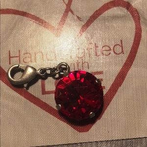 Hostess Pendant brand new